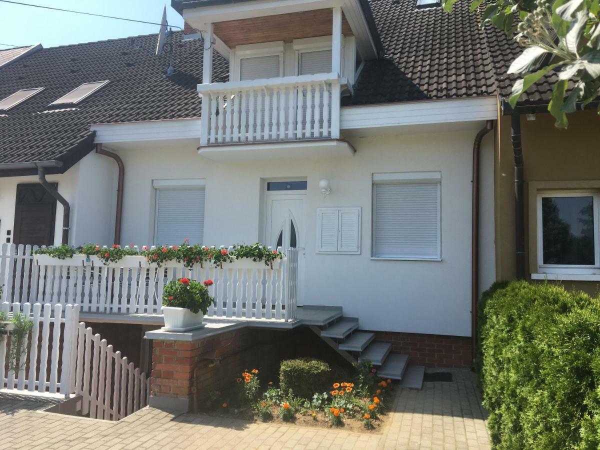 Beta Apartman Buk Exterior photo